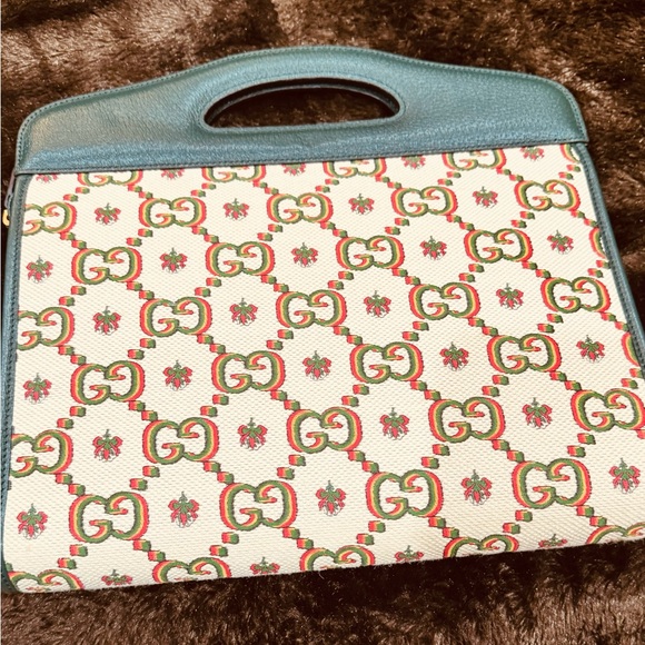 Gucci clutch, EXCELLENT CONDITION! - Picture 2 of 3